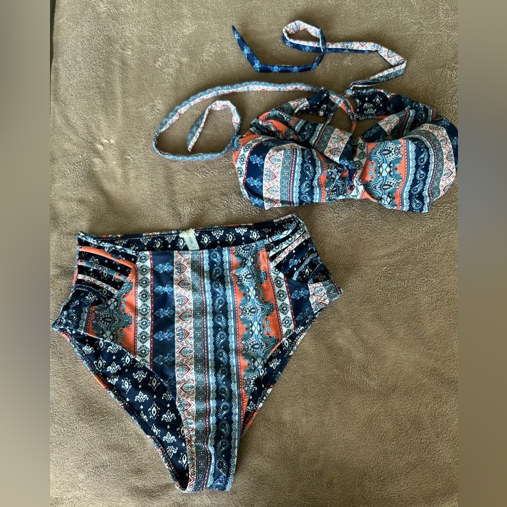 Cupshe XXL Patterned Two-Piece Swim Set GORGEOUS!
